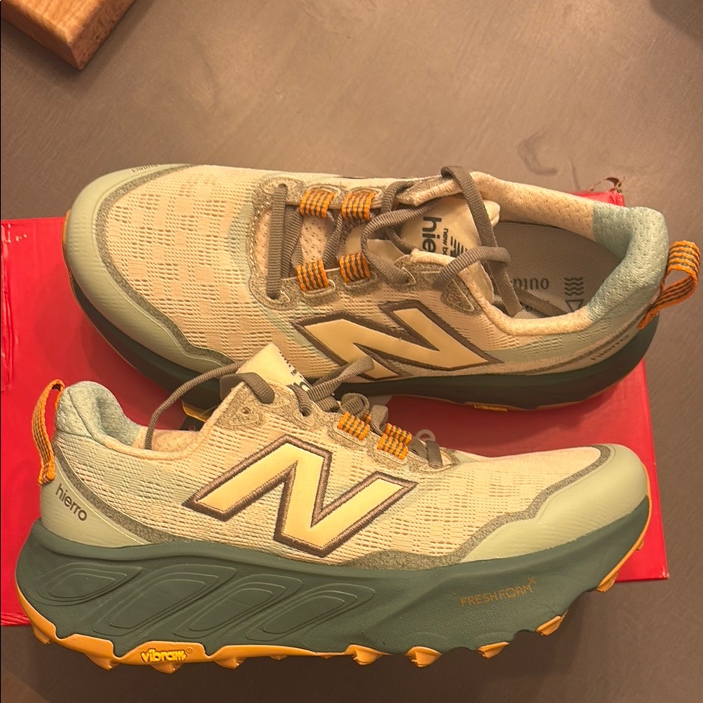 New Balance Trail Sneakers